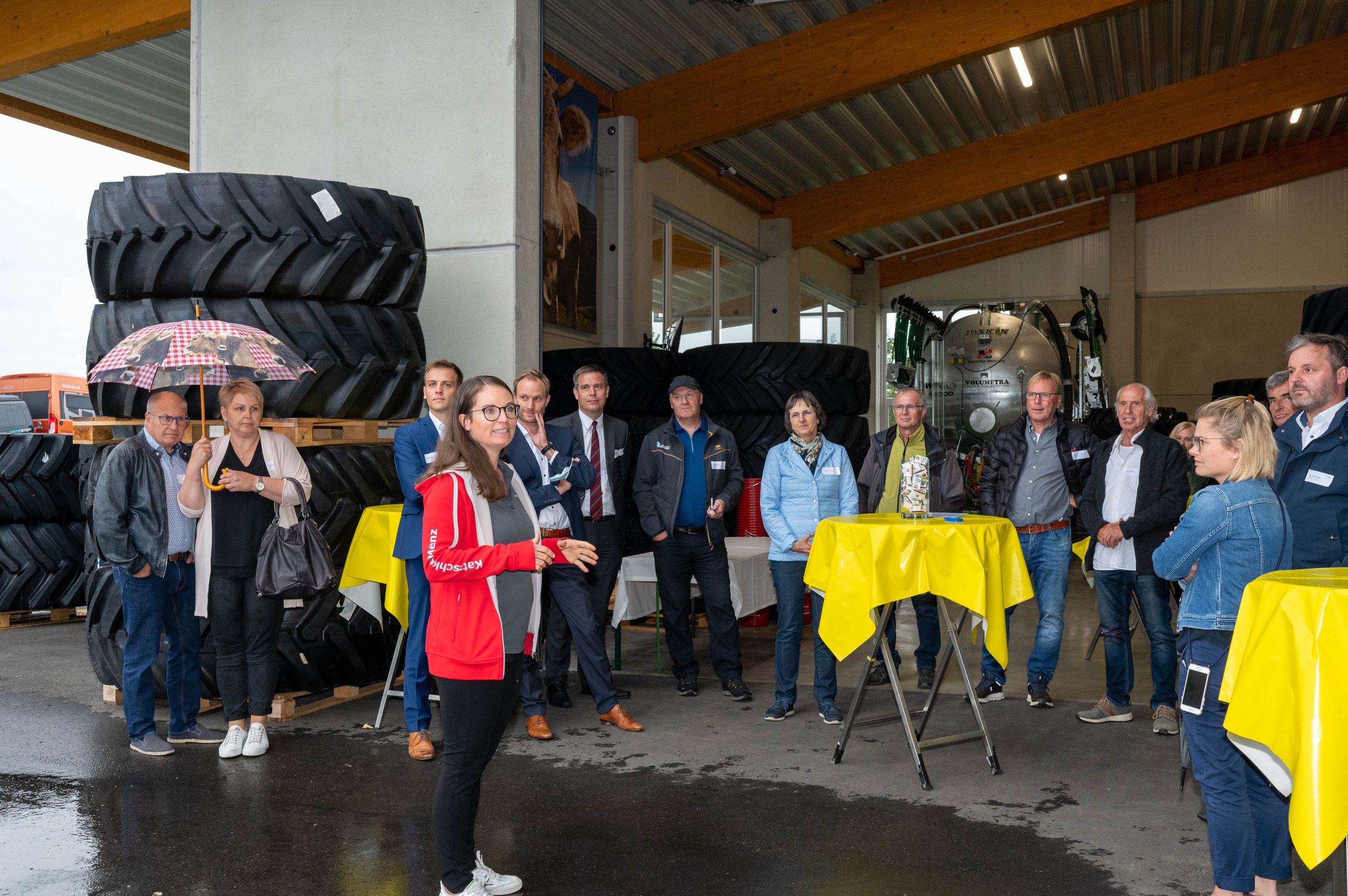 Begrüßung der Gäste in der Halle von Katzschke-Menz